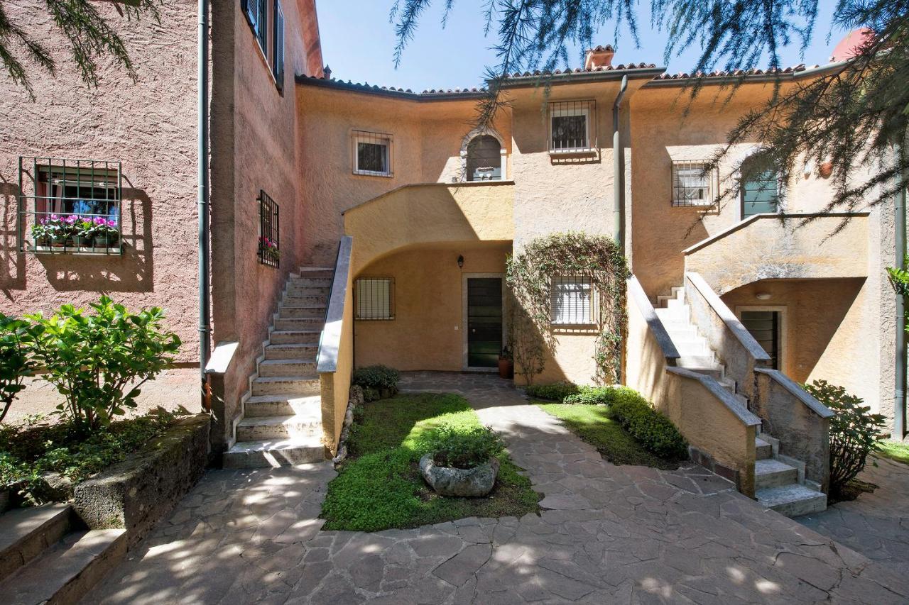 Residence I Prati Di Giussana 리에르나 외부 사진